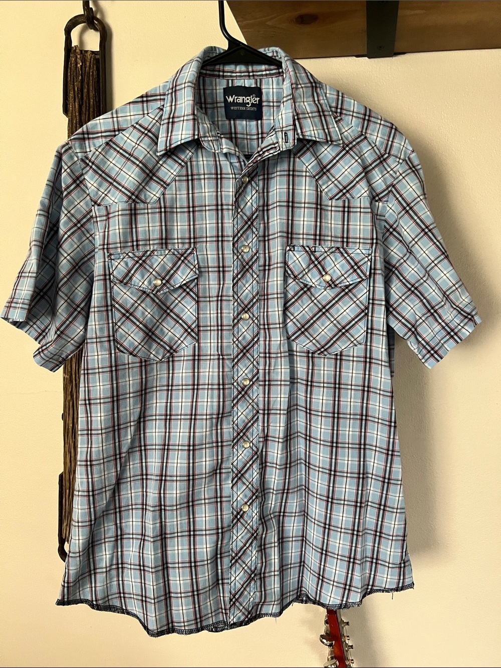 Wrangler men’s snap shirt size medium